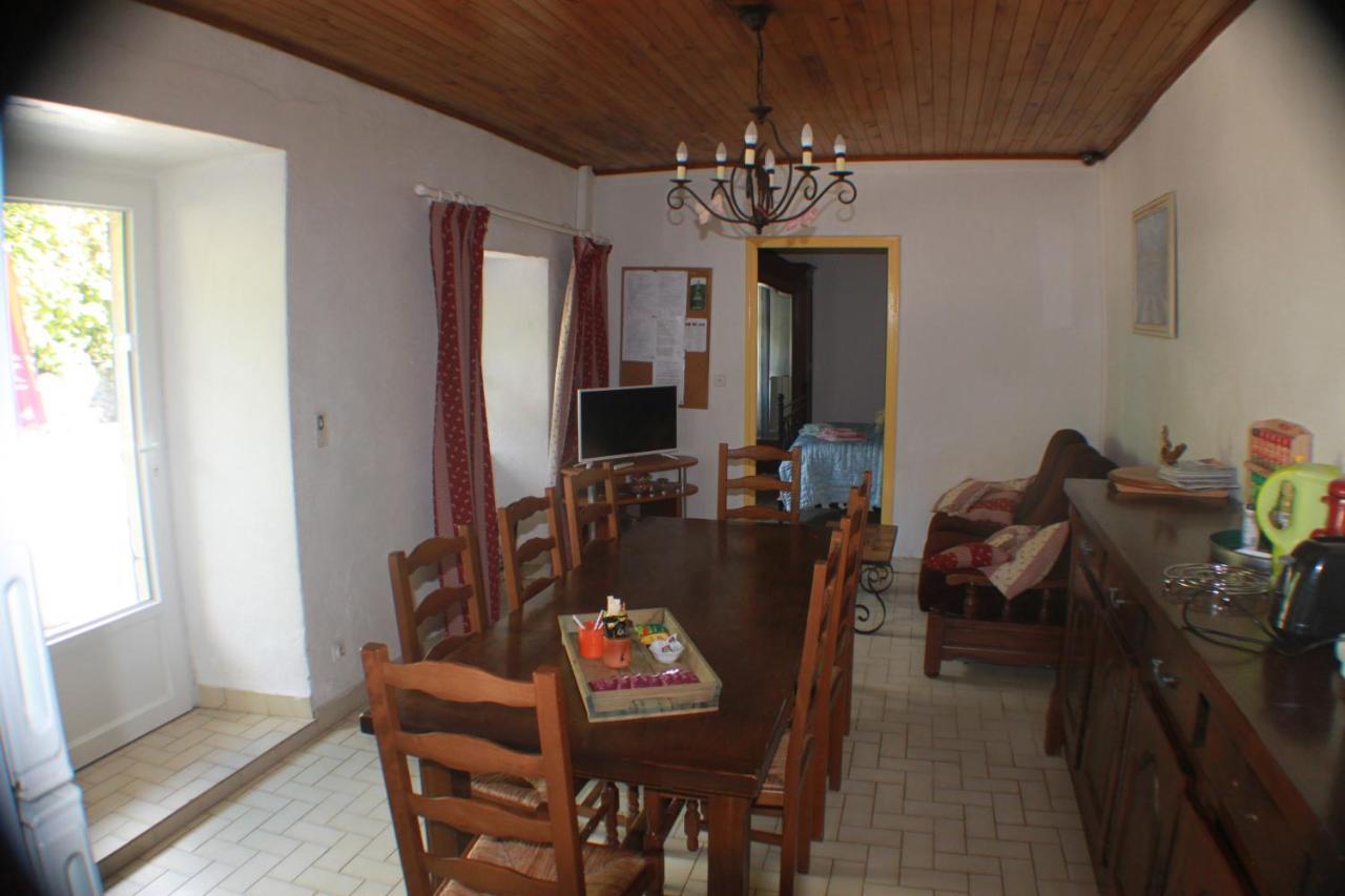 Villa les écureuils à Saint-Priest  Extérieur photo